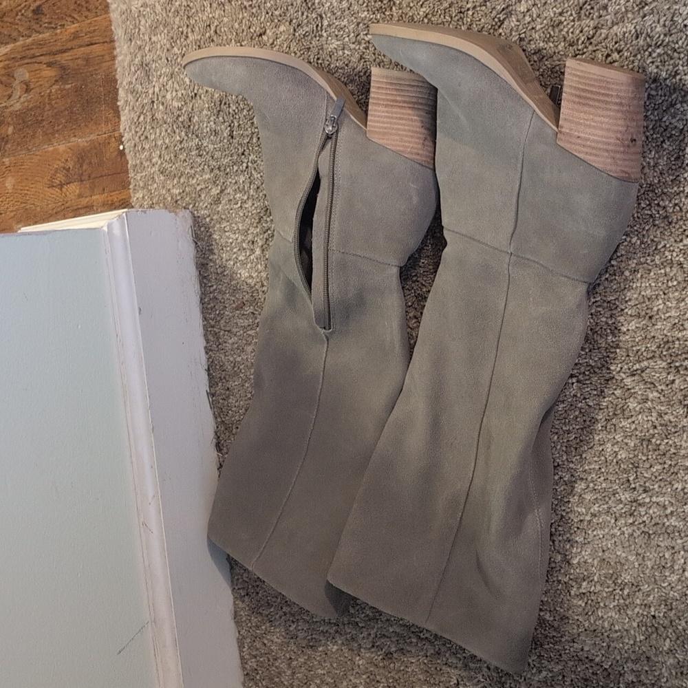 6.5 Dolce Vita heeled boots